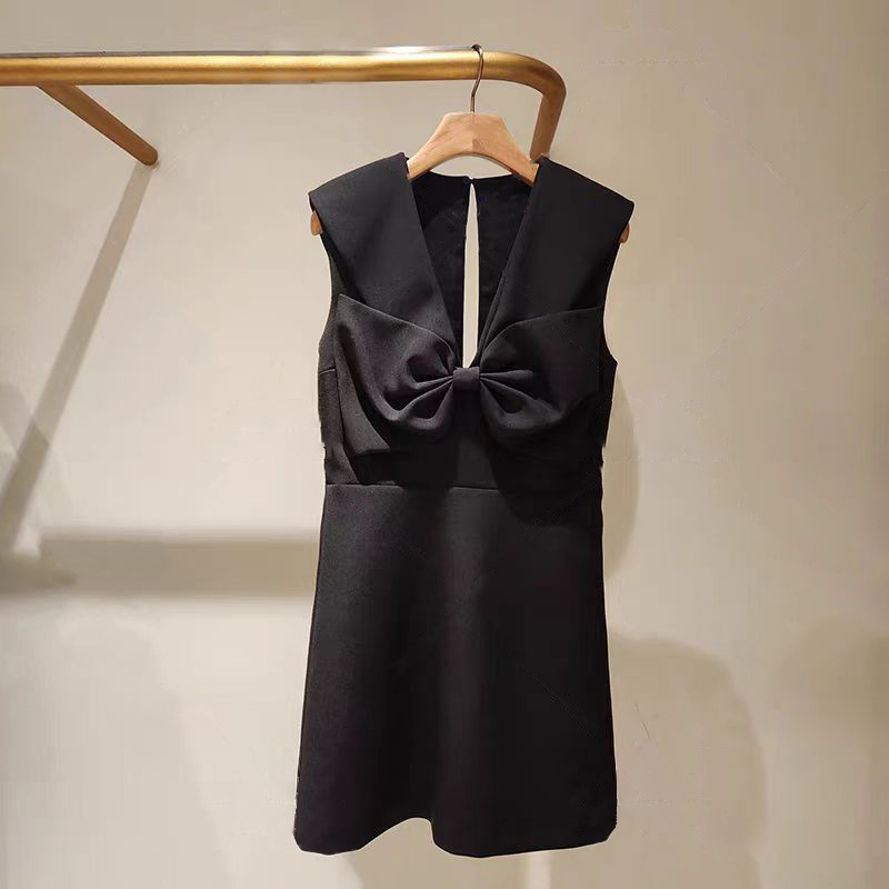 Light luxury big bow decoration V-neck sleeveless halter little black dress